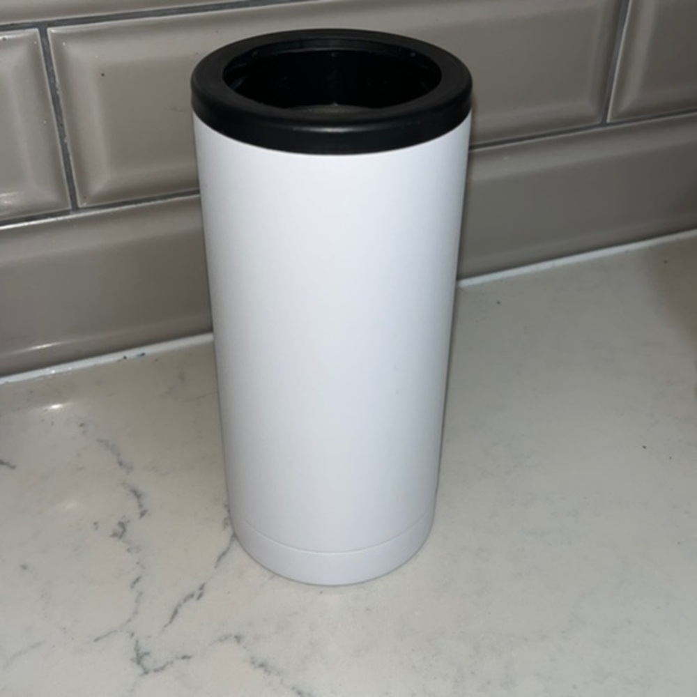 Smart living . Can holder . Holds 12 oz can . NWT